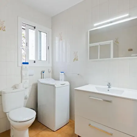 Peaceful Holiday In With Veranda Holiday home *