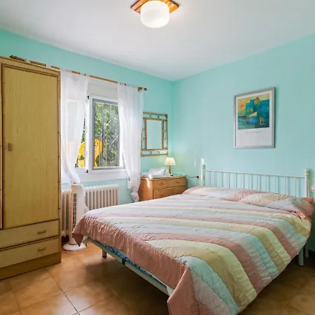 Peaceful Holiday In With Veranda Holiday home *